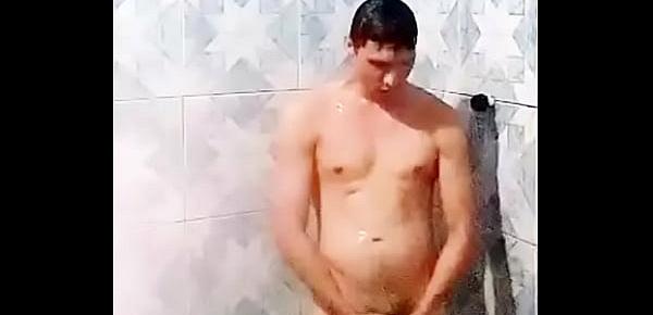  Youtuber Rafael Fernandes se masturbando no Banho